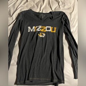 Women’s Large Mizzou V-neck Long Sleeve Shirt